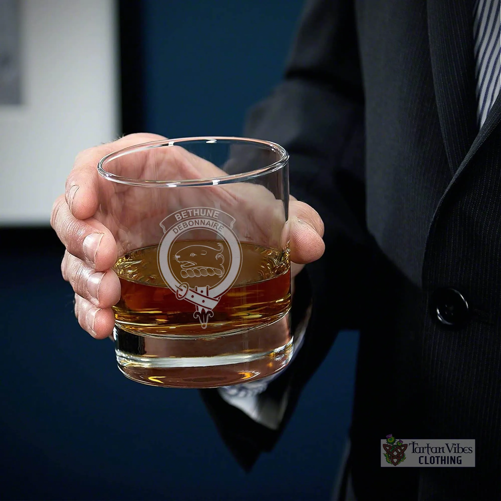 Bethune Family Crest Engraved Whiskey Glass