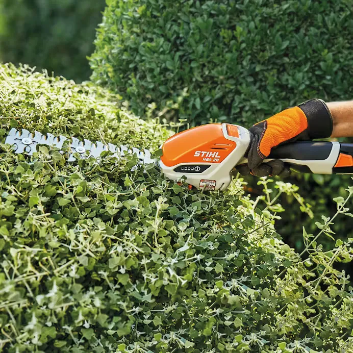 Stihl | HSA 26 Battery-Powered Shrub Shears | w/ AS 2 battery and AL 1 Charger (HA03 011 3507 US)