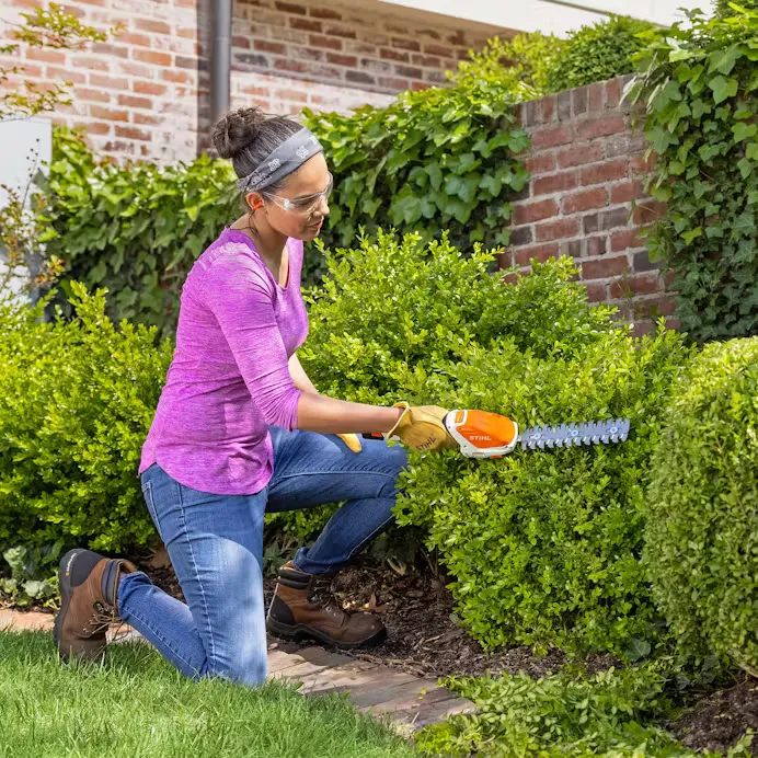 Stihl | HSA 26 Battery-Powered Shrub Shears | w/ AS 2 battery and AL 1 Charger (HA03 011 3507 US)